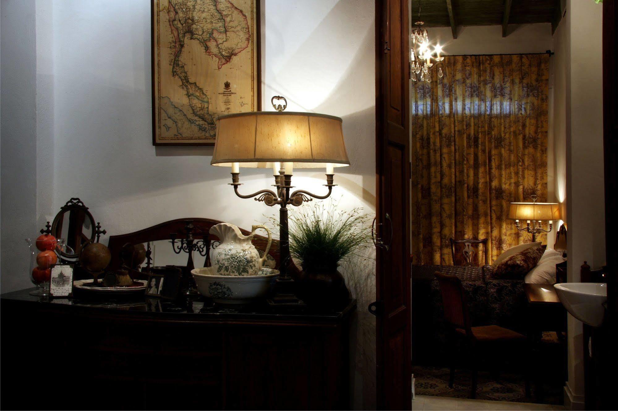 The Bhuthorn Bed & Breakfast Бангкок Екстер'єр фото